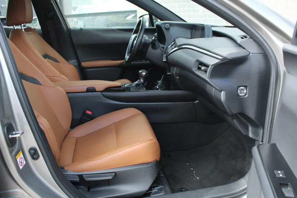 Lexus UX 250h Luxury Line uit 2019, foto 9