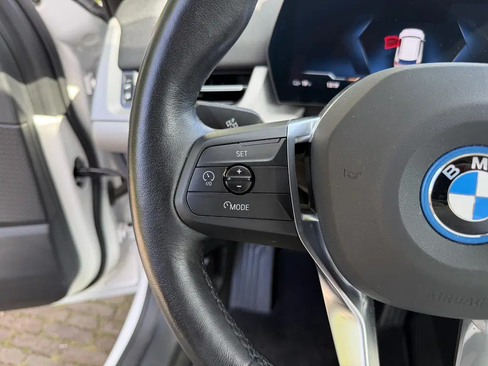 BMW iX1 xDrive30 Launch Edition 67 kWh uit 2023, foto 10