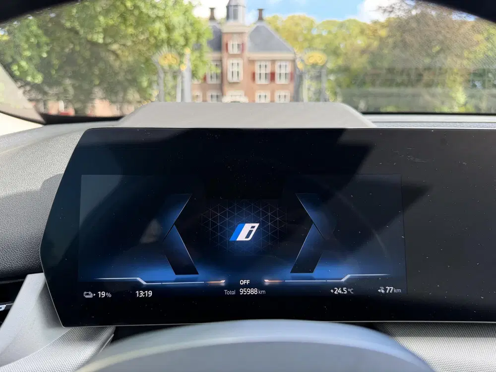BMW iX1 xDrive30 Launch Edition 67 kWh uit 2023, foto 12