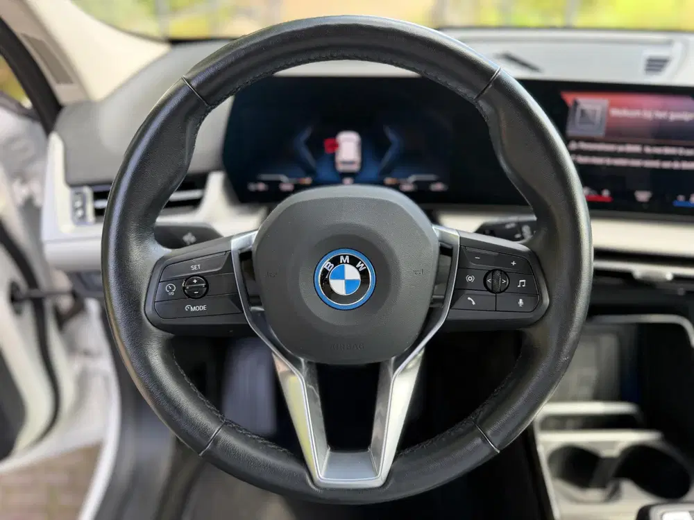 BMW iX1 xDrive30 Launch Edition 67 kWh uit 2023, foto 9