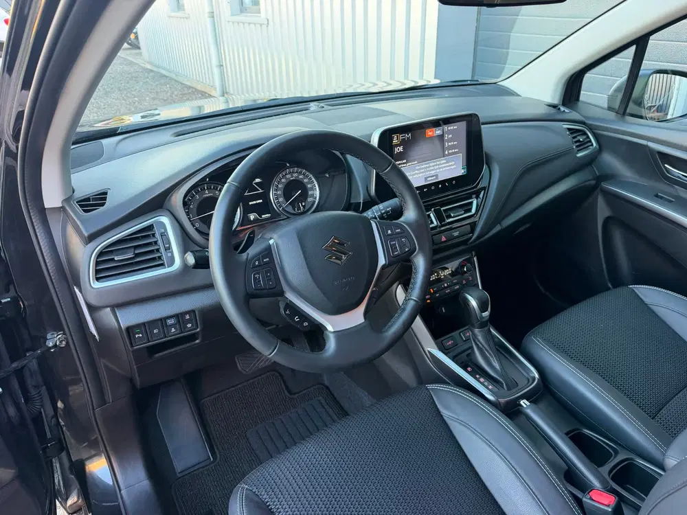 Suzuki S-Cross 1.5 Hybrid Style uit 2024, foto 9