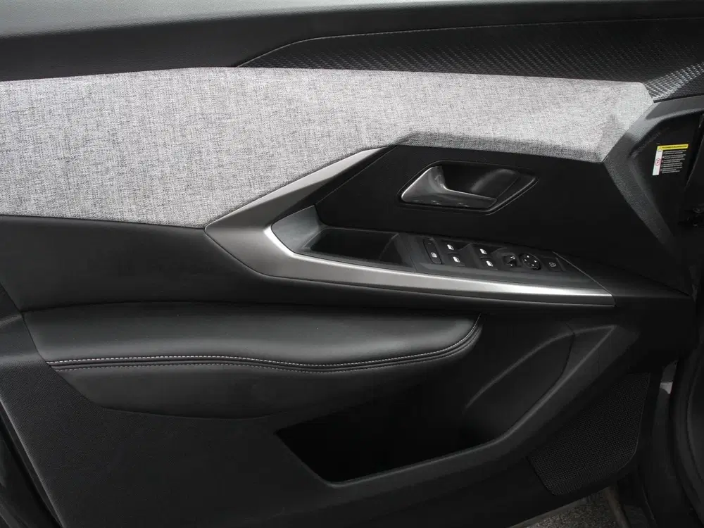 Peugeot 5008 1.2 Hybrid 145pk Automaat Allure 7 Persoon uit 2025, foto 14