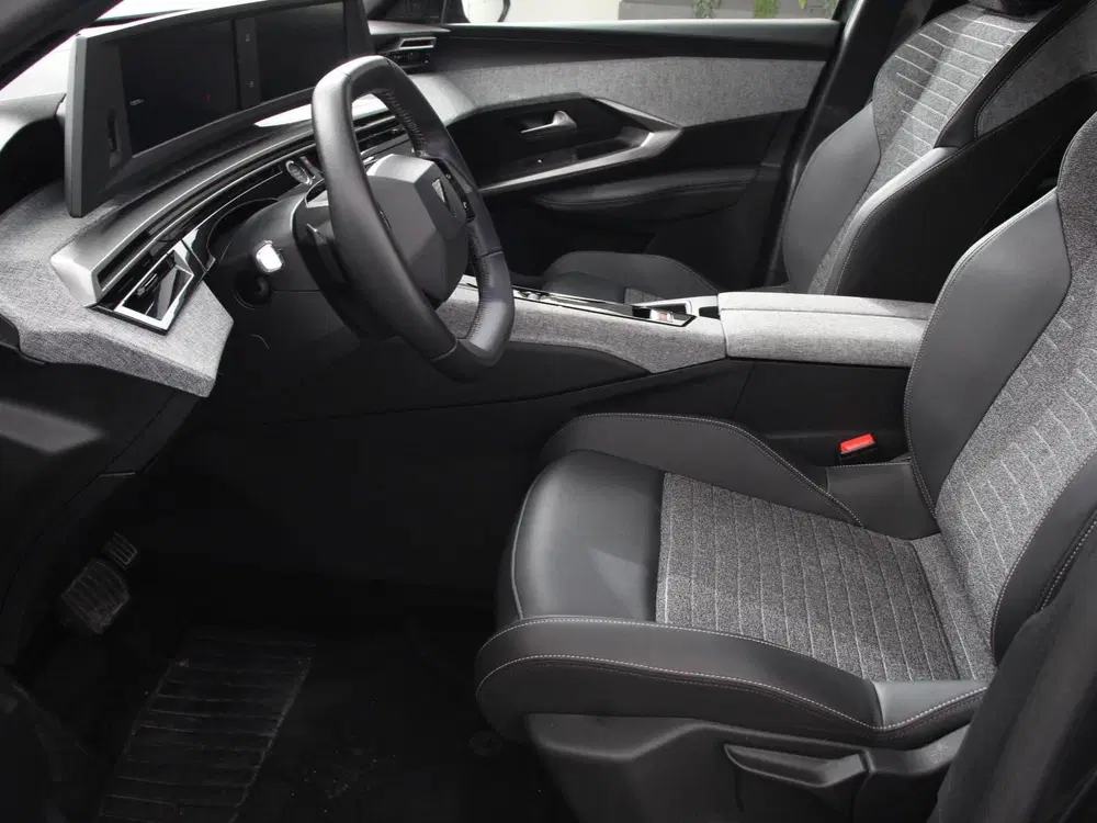 Peugeot 5008 1.2 Hybrid 145pk Automaat Allure 7 Persoon uit 2025, foto 9