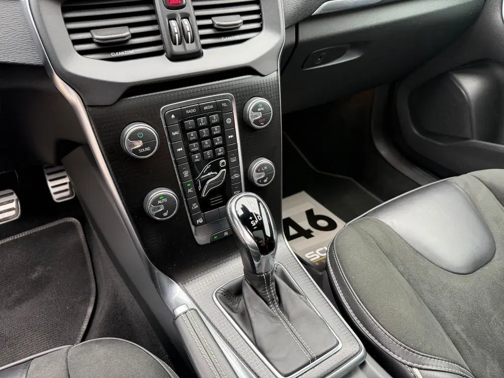Volvo V40 1.5 T3 Kinetic uit 2020, foto 13