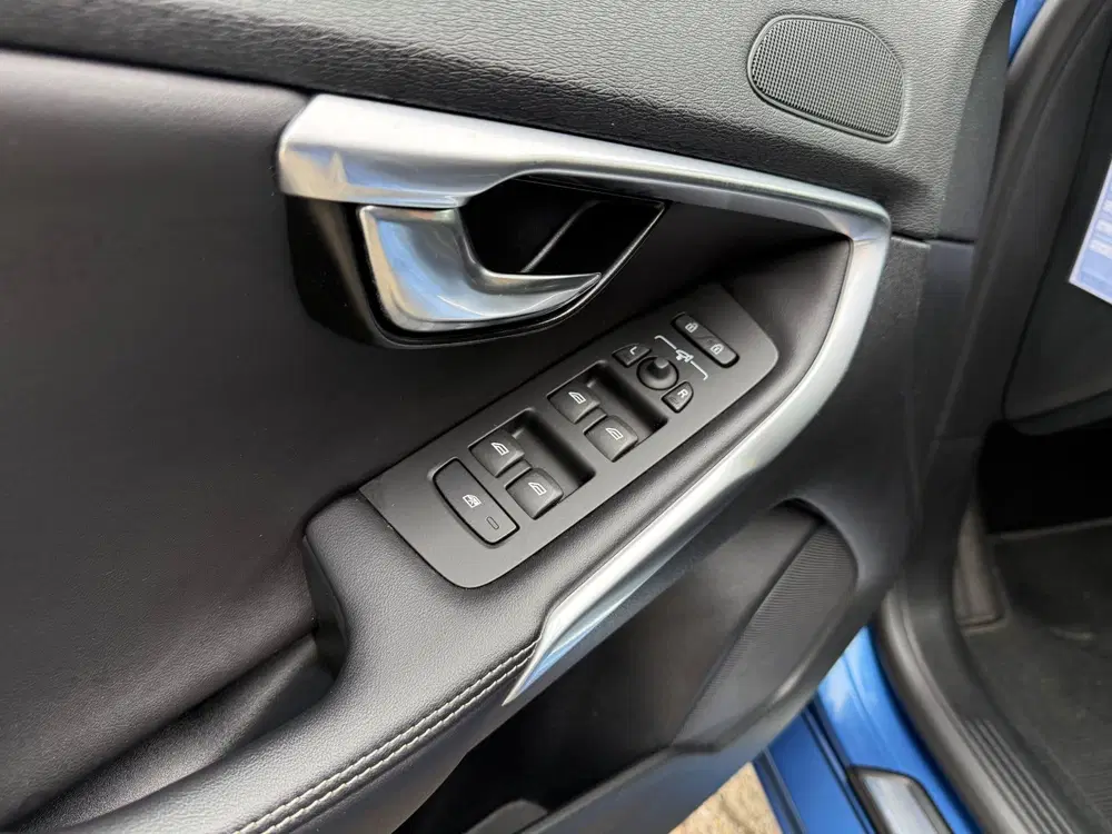 Volvo V40 1.5 T3 Kinetic uit 2020, foto 15