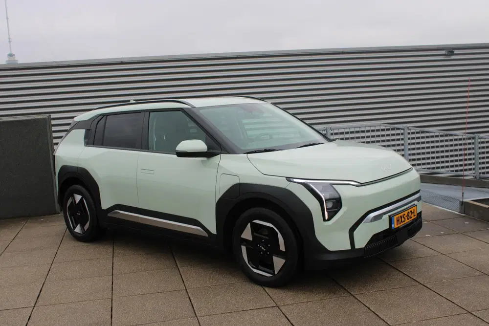 Kia EV3 Plus 81.4 kWh STOEL- & EN STUURVERWARMING uit 2025, foto 2