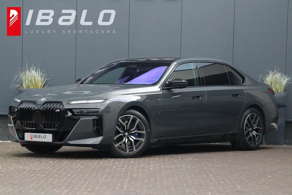 BMW 7-serie M760e xDrive M-Sport Pro uit 2023