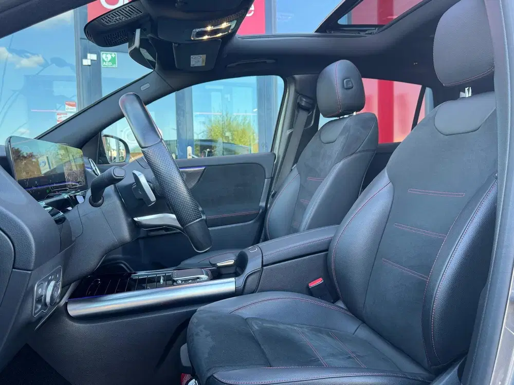 Mercedes-Benz GLA 250 e AMG Line uit 2023, foto 12