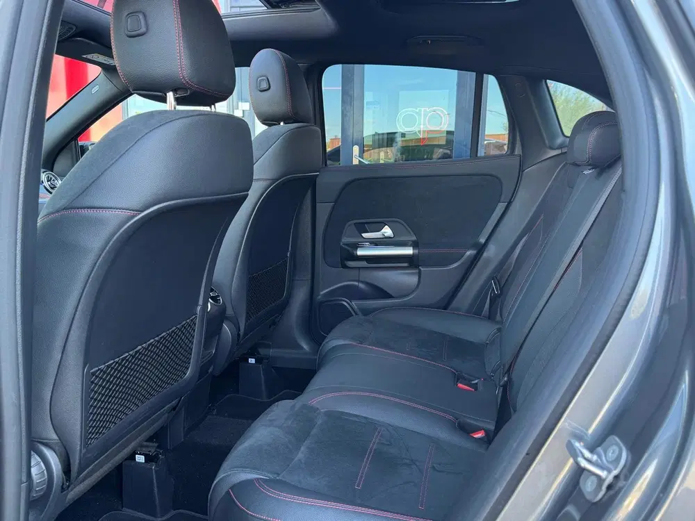 Mercedes-Benz GLA 250 e AMG Line uit 2023, foto 14