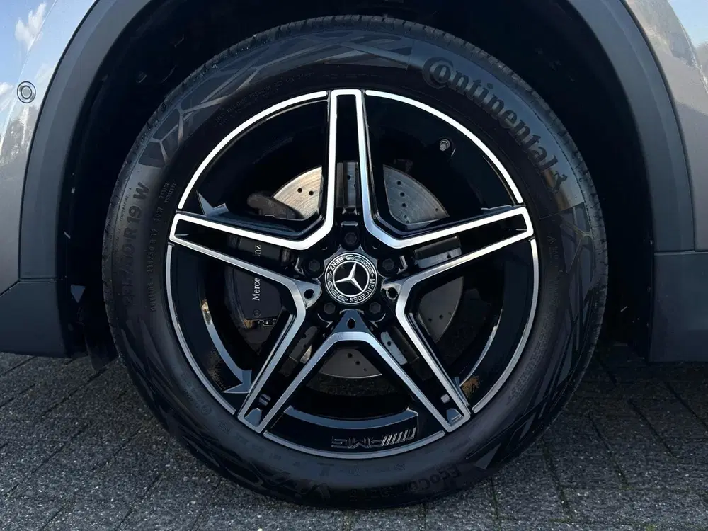 Mercedes-Benz GLA 250 e AMG Line uit 2023, foto 9