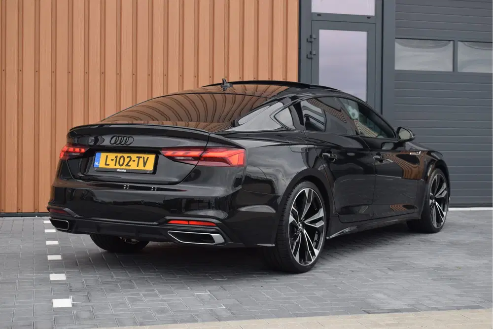Audi A5 35 TFSI S-edition Competition uit 2021, foto 4