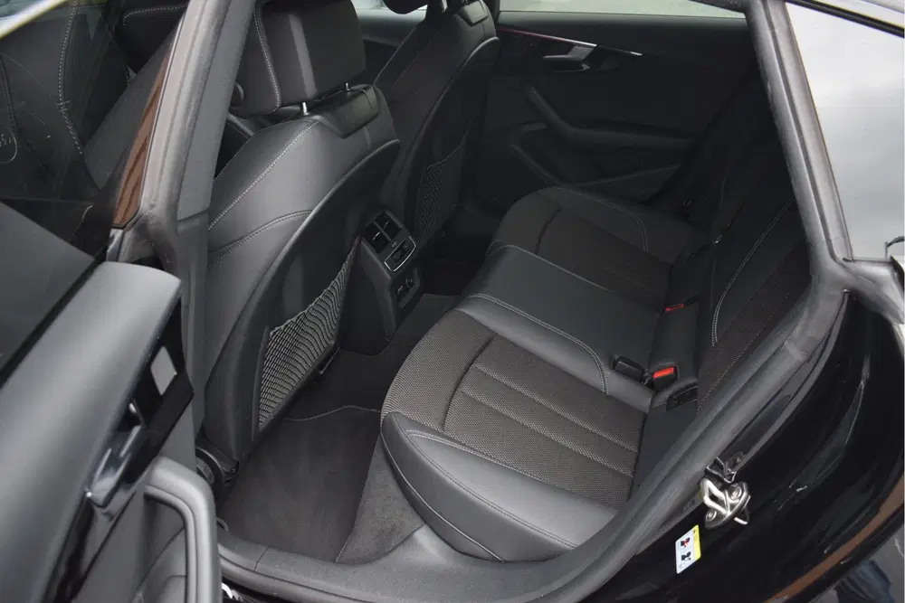 Audi A5 35 TFSI S-edition Competition uit 2021, foto 8