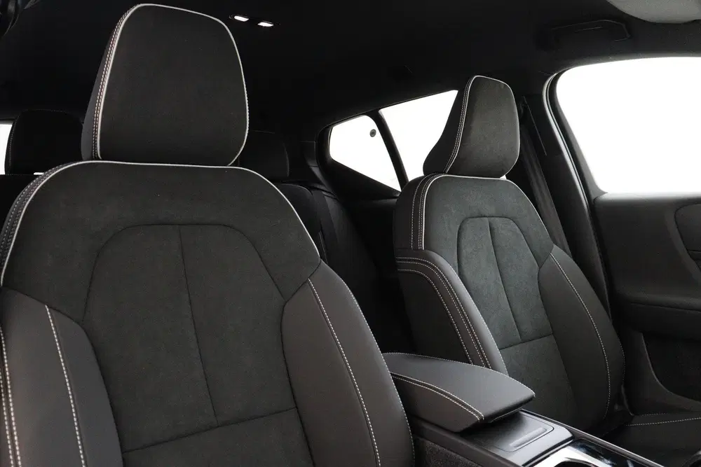 Volvo EX40 SINGLE MOTOR PLUS BLACK EDITION EUROPA 70 uit 2026, foto 10