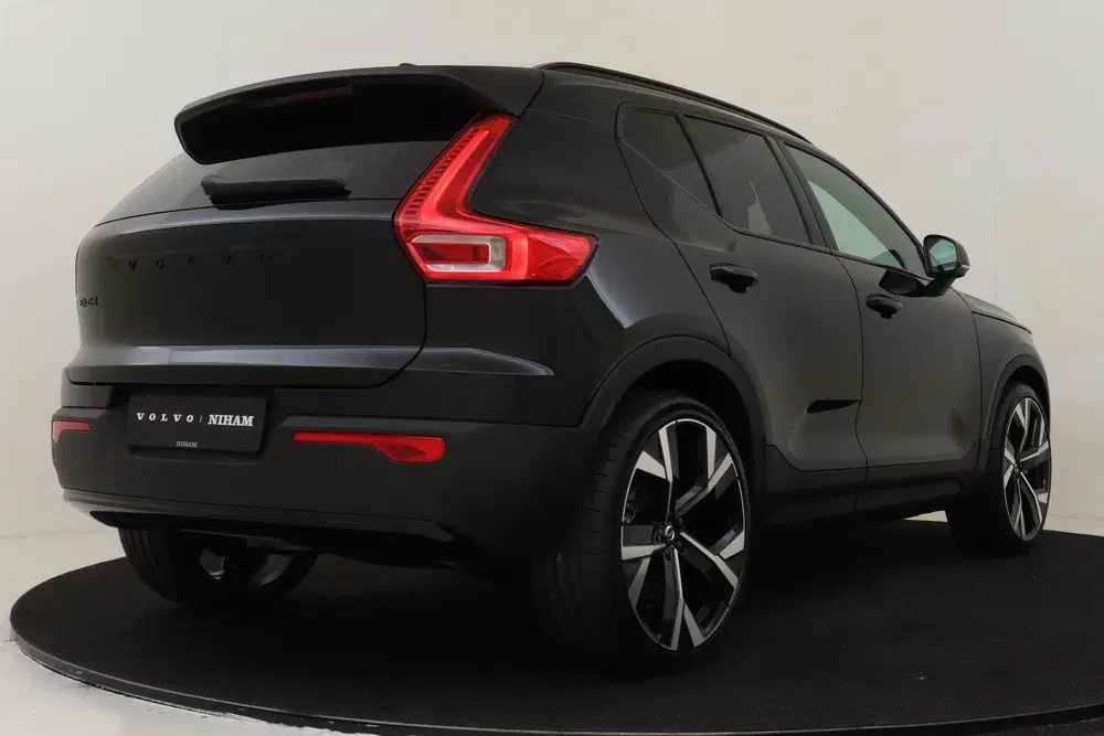 Volvo EX40 SINGLE MOTOR PLUS BLACK EDITION EUROPA 70 uit 2026, foto 3