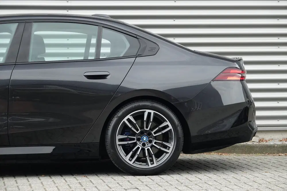 BMW i5 eDrive40 84 kWh uit 2024, foto 10