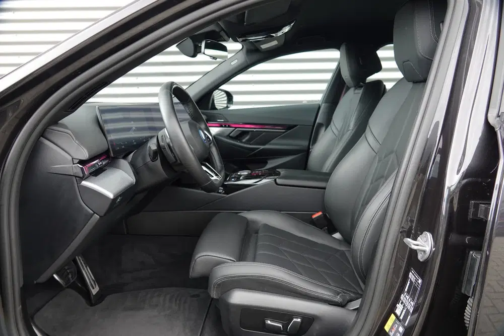 BMW i5 eDrive40 84 kWh uit 2024, foto 11