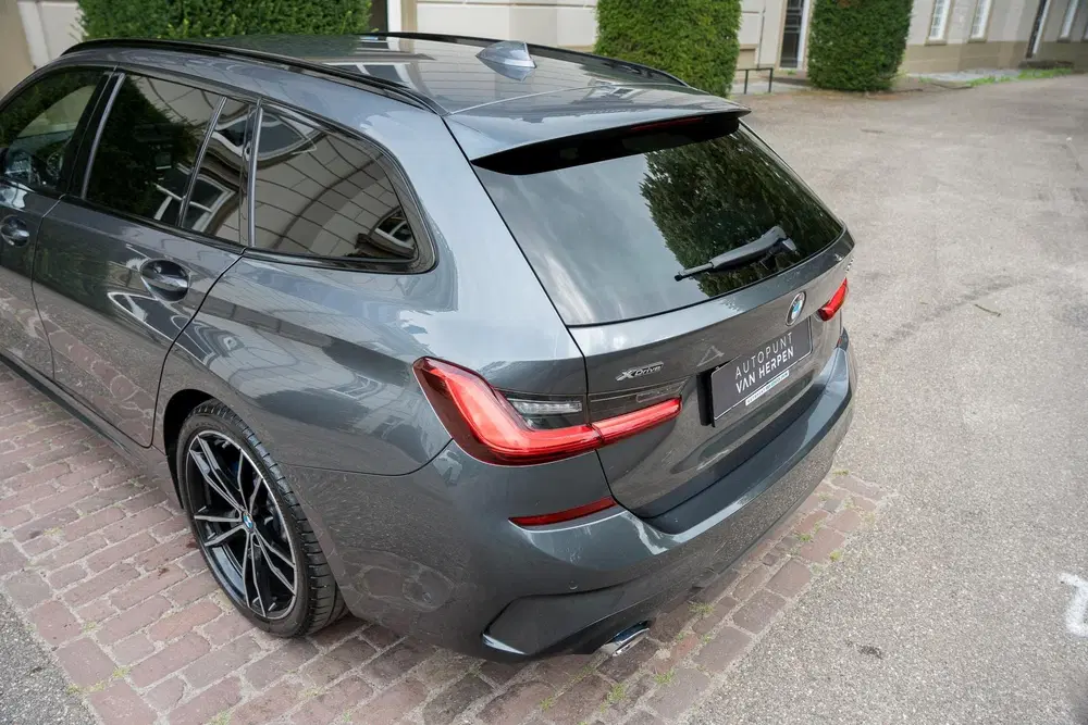 BMW 3-serie 330e xDrive M-Sport TREKHAAK uit 2021, foto 12