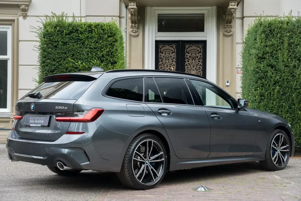 BMW 3-serie 330e xDrive M-Sport TREKHAAK uit 2021, foto 5
