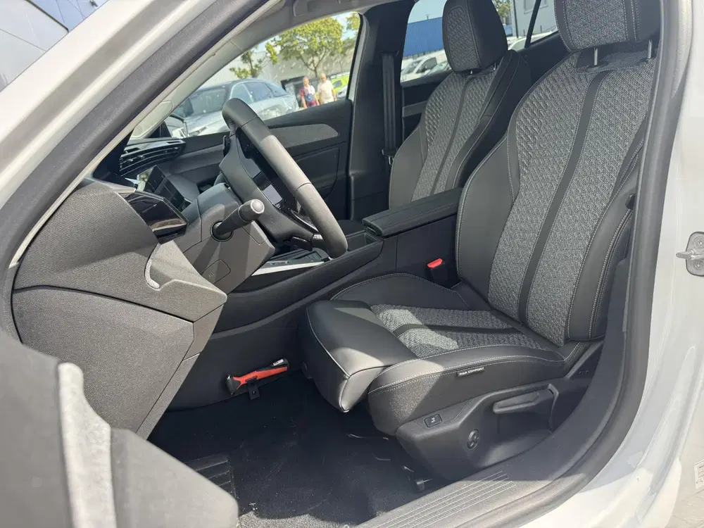 Peugeot 408 1.2 Allure Hybrid 145 uit 2026, foto 12