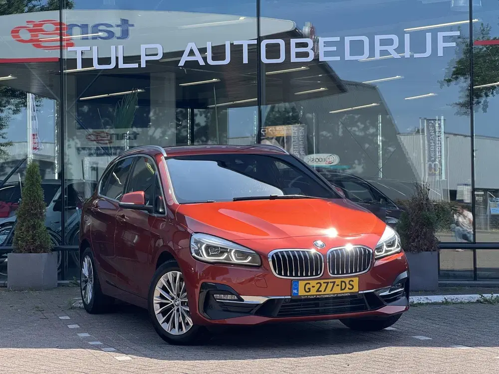BMW 2-serie Active Tourer 220i High Executive Edition uit 2019, foto 2