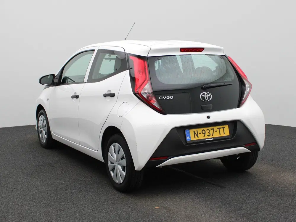 Toyota Aygo 1.0 VVT-i x-fun uit 2022, foto 2