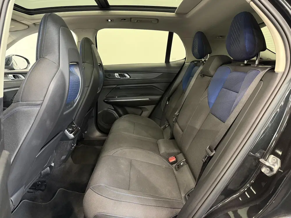 Lynk & Co 01 1.5 Panoramadak Navigatie Apple CarPlay An uit 2023, foto 12
