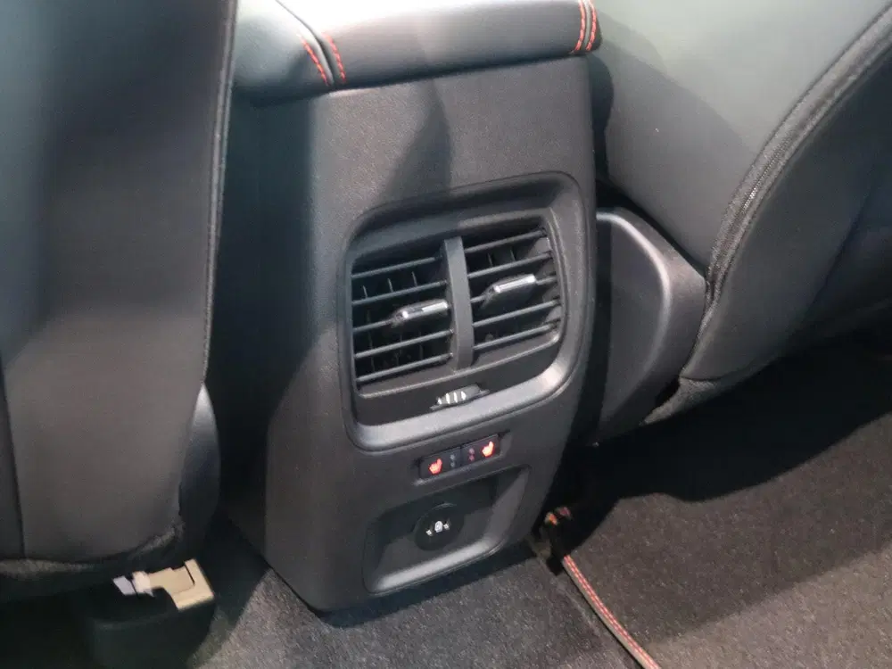 Ford Kuga 2.5 PHEV ST-Line X uit 2026, foto 14