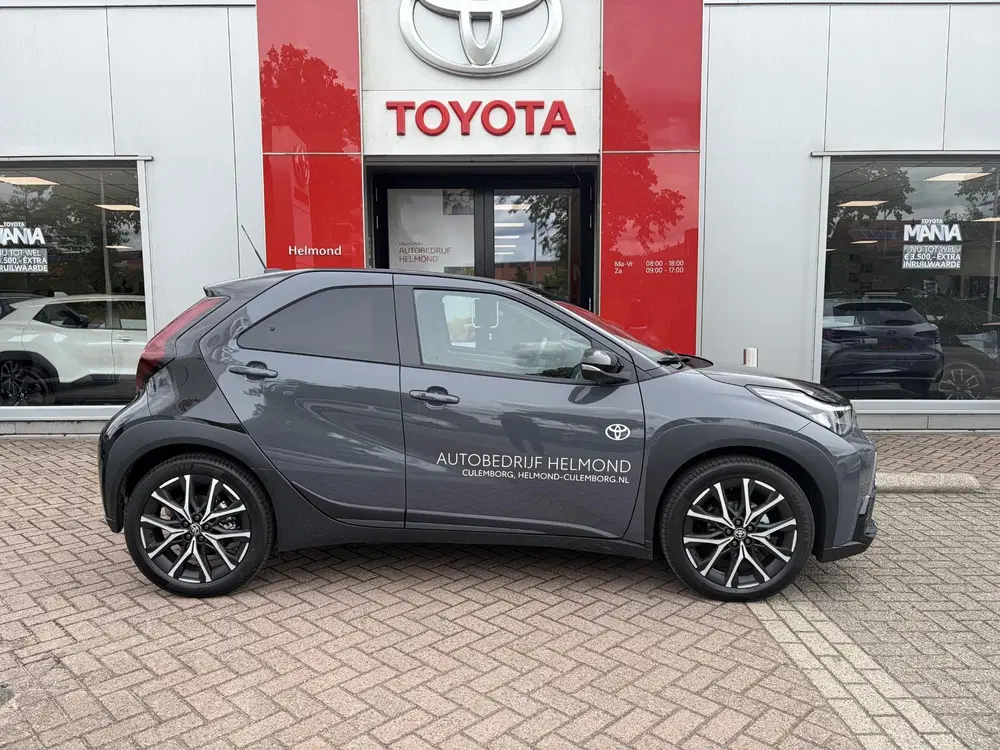 Toyota Aygo X Hybrid 115 GR Sport uit 2026, foto 2