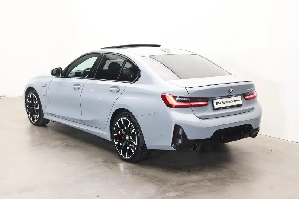 BMW 3-serie 330e M Sport Automaat uit 2026, foto 2
