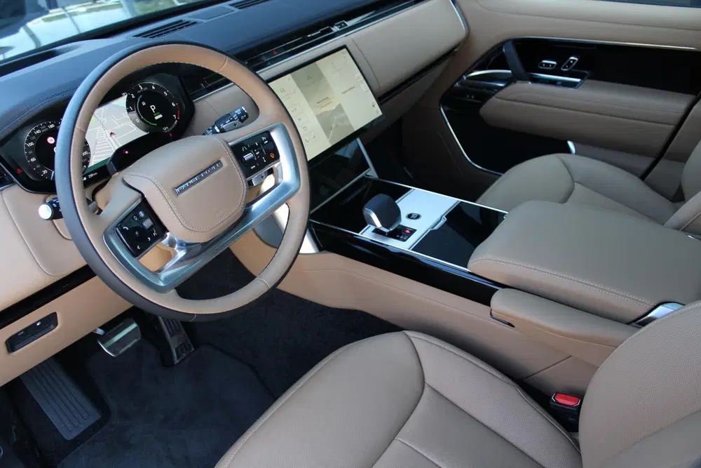 Land Rover Range Rover SWB P550e HSE uit 2026, foto 4