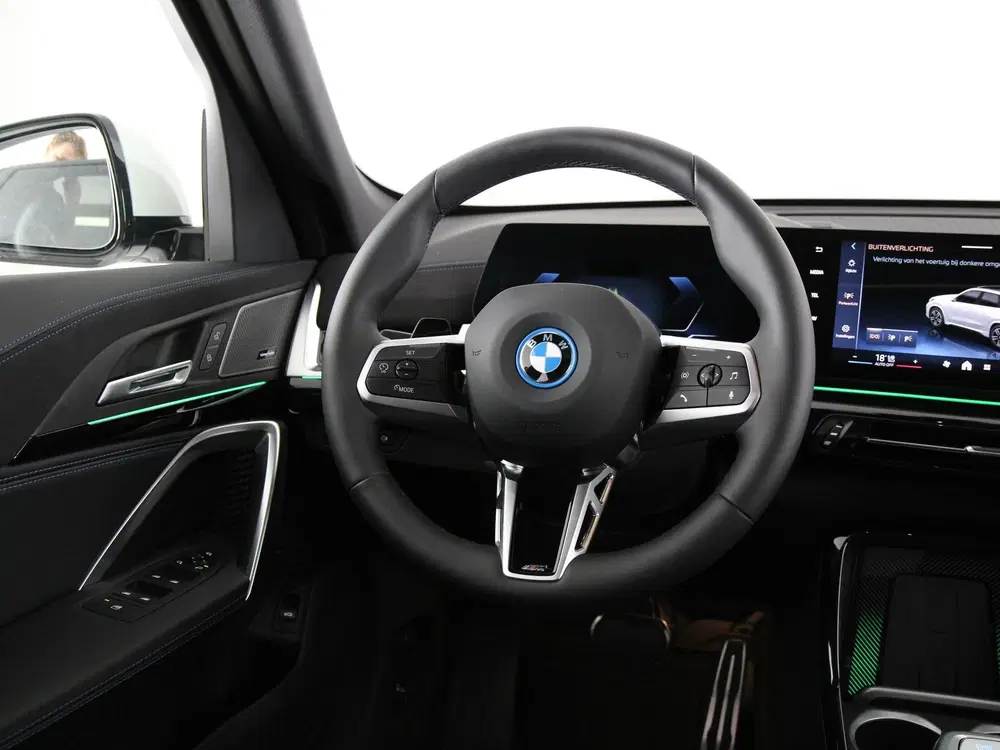 BMW iX1 eDrive20 67 kWh M-sport Pro Edition (bj 20 uit 2026, foto 2