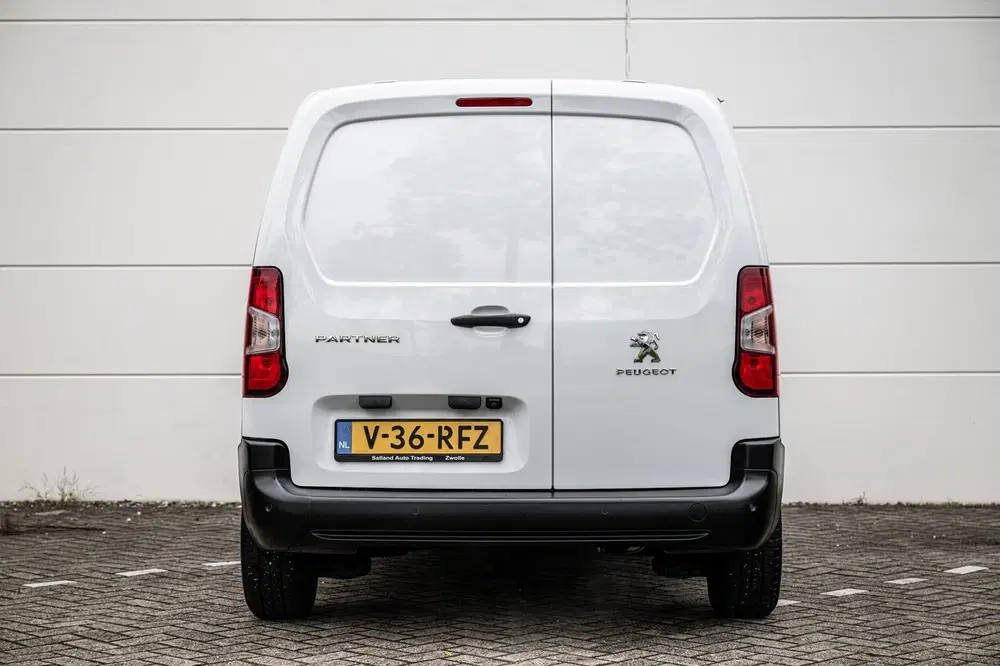 Peugeot Partner 1.2 PureTech 110pk MARGE 3-PRS uit 2023, foto 9