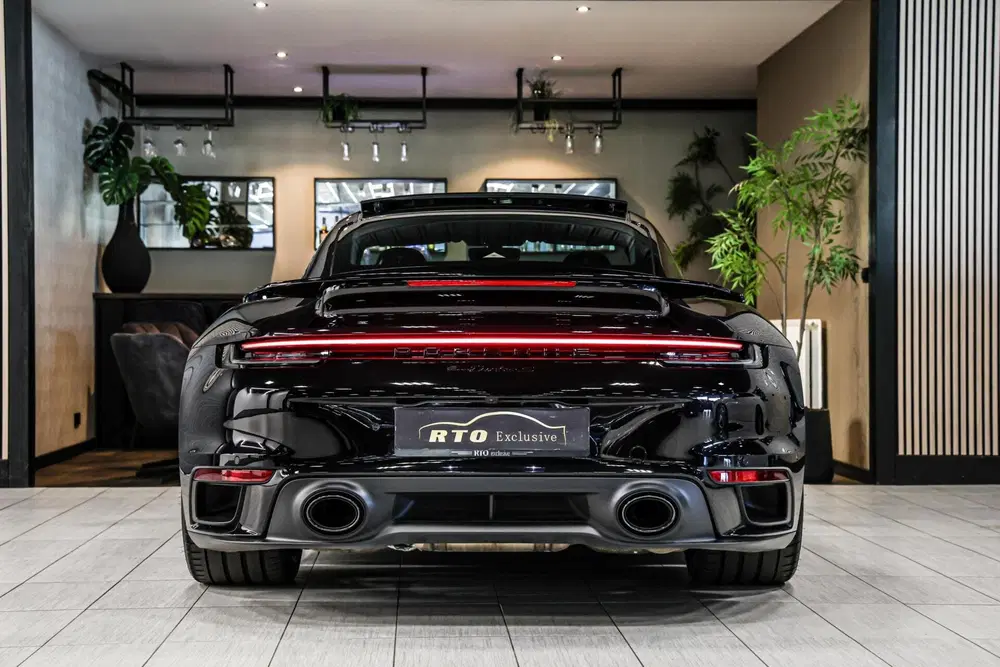 Porsche 911 3.8 Turbo S uit 2020, foto 13