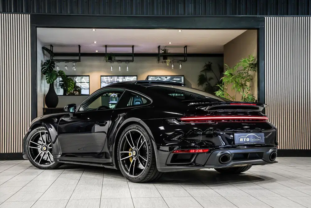 Porsche 911 3.8 Turbo S uit 2020, foto 3