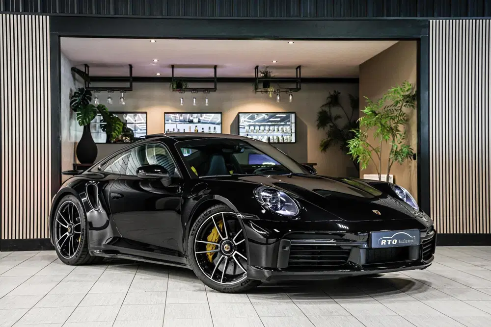Porsche 911 3.8 Turbo S uit 2020, foto 4