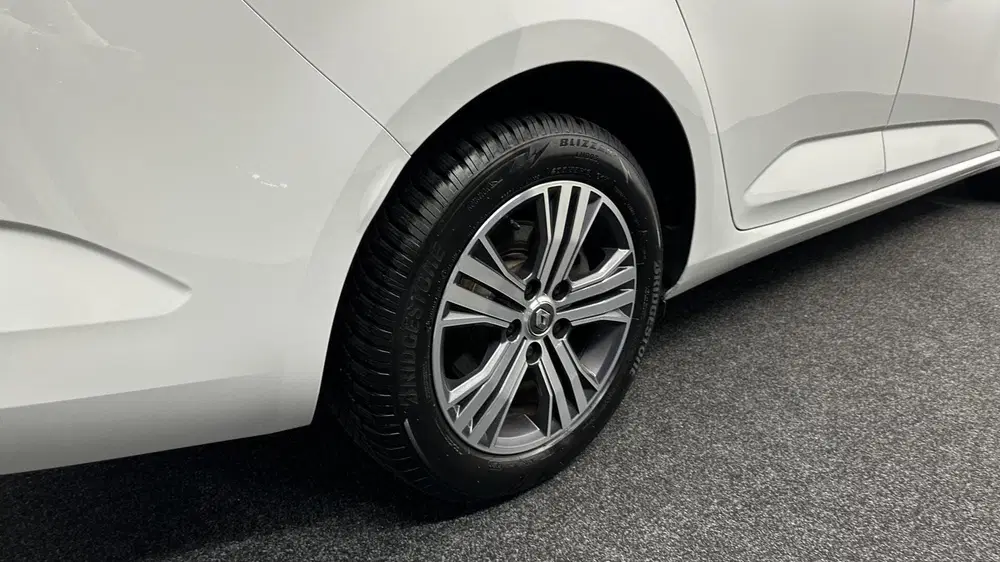 Renault Megane 1.6 E-Tech Plug-In Hybrid 160 Intens S uit 2022, foto 15