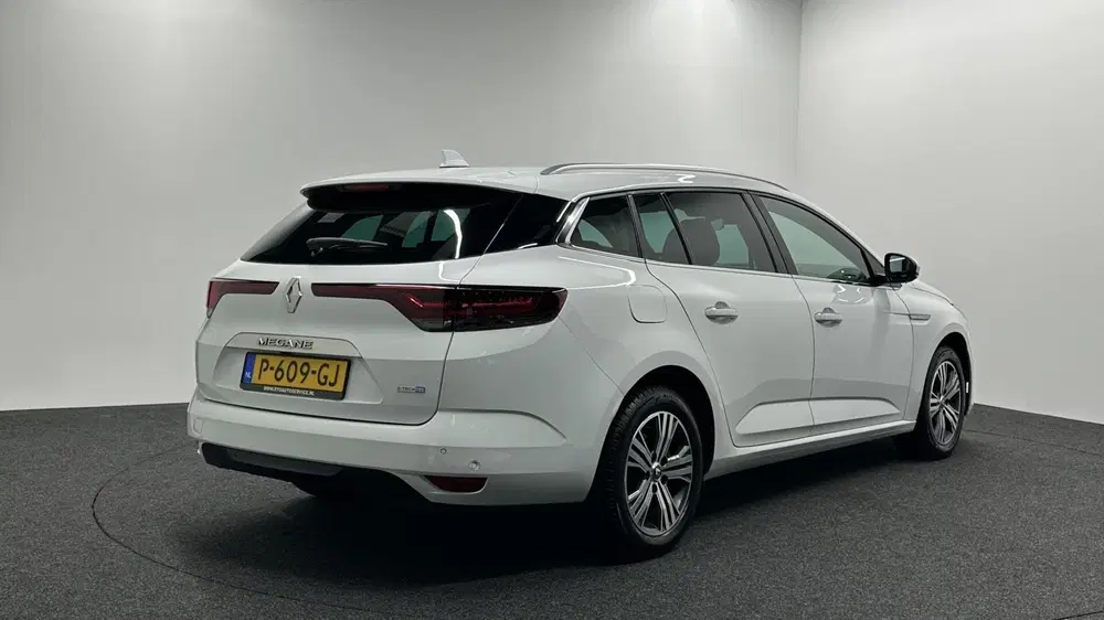 Renault Megane 1.6 E-Tech Plug-In Hybrid 160 Intens S uit 2022, foto 2