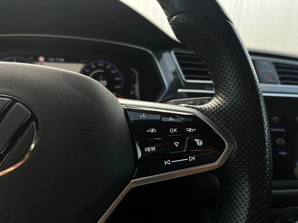 Volkswagen Tiguan 1.5 TSI R-Line Business+ uit 2021, foto 15