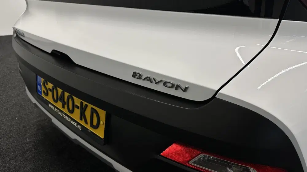 Hyundai BAYON 1.0 T-GDI Comfort DAB LED AIRCO CRUISE. uit 2023, foto 14