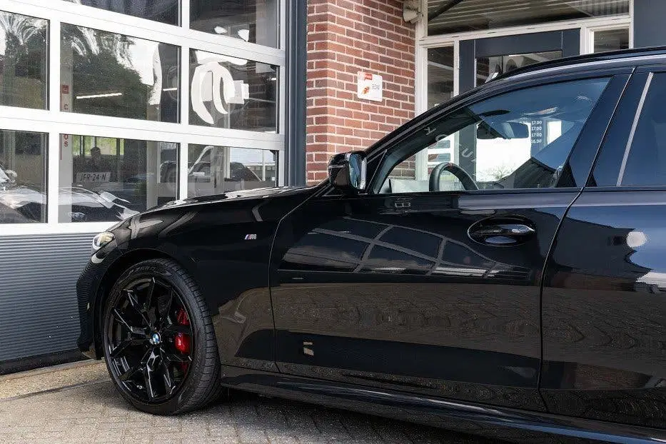 BMW 3-serie M340i xDrive Touring uit 2025, foto 8