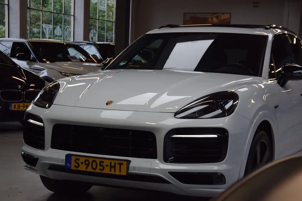 Porsche Cayenne 3.0 E-Hybrid Platinum Edition Navi uit 2023, foto 11