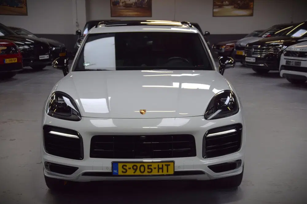 Porsche Cayenne 3.0 E-Hybrid Platinum Edition Navi uit 2023, foto 13
