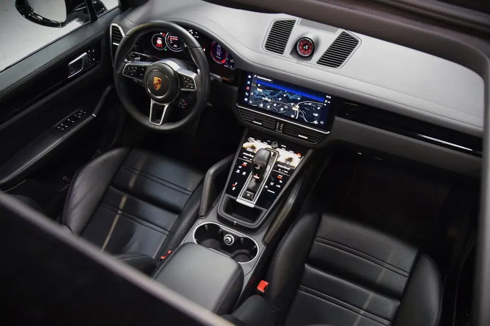 Porsche Cayenne 3.0 E-Hybrid Platinum Edition Navi uit 2023, foto 14
