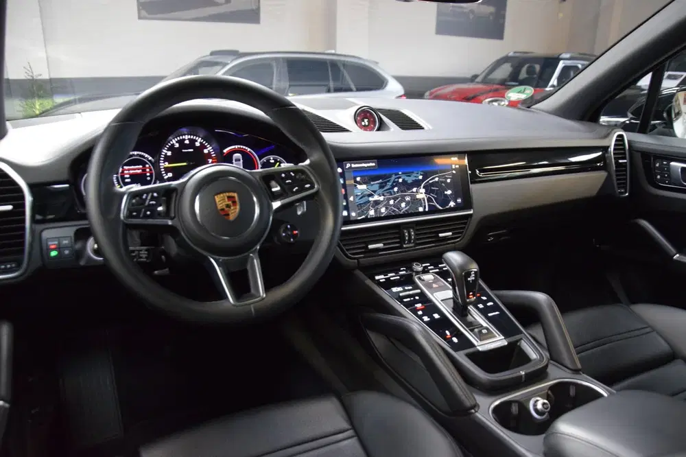 Porsche Cayenne 3.0 E-Hybrid Platinum Edition Navi uit 2023, foto 3