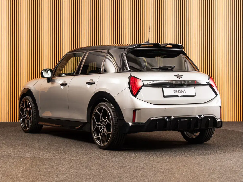 Mini John Cooper Works 2.0 Cooper S John Cooper Works XL JCW uit 2025, foto 3