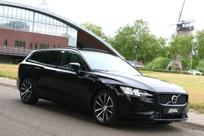 Volvo V60 2.0 T8 Plug-in Hybride Long Range R-Design uit 2022