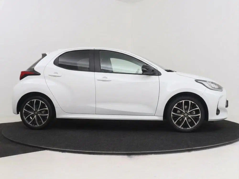 Toyota Yaris 1.5 Hybrid 115 Dynamic I NIEUW & DIRECT LE uit 2025, foto 6