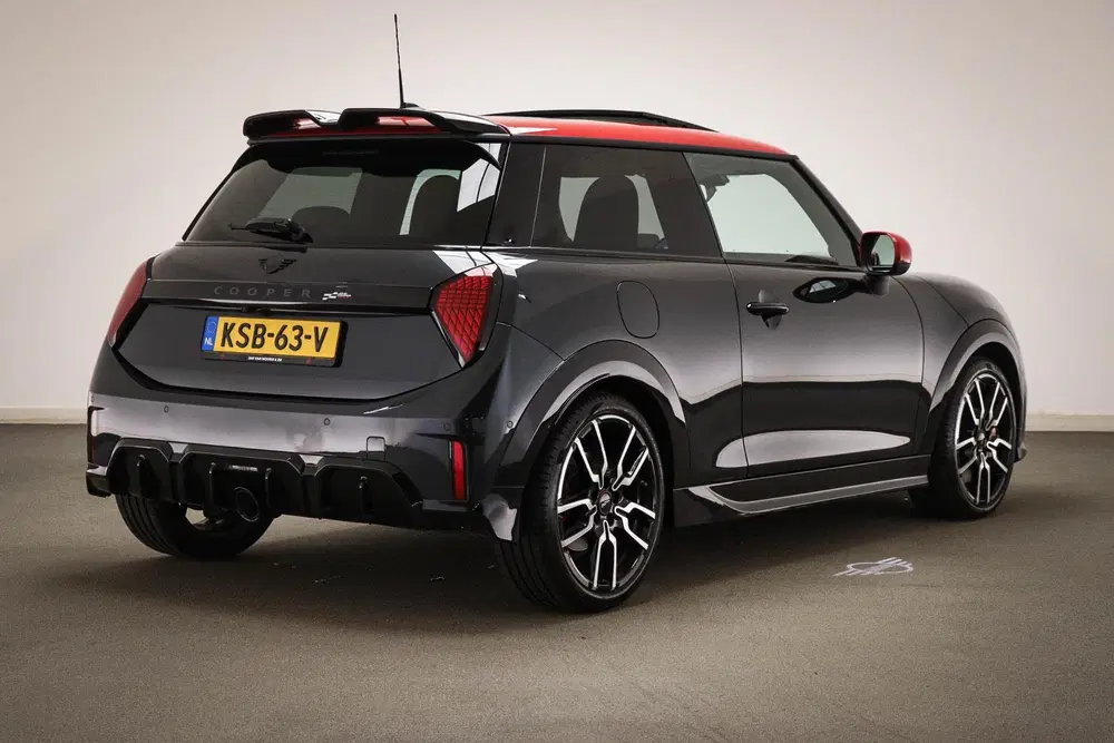 Mini John Cooper Works 2.0 JCW John Cooper Works XL uit 2025, foto 2