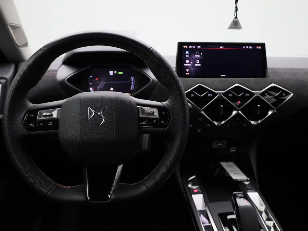 DS Automobiles DS 3 DS DS 3 E-Tense PERFORMANCE Line uit 2023, foto 7