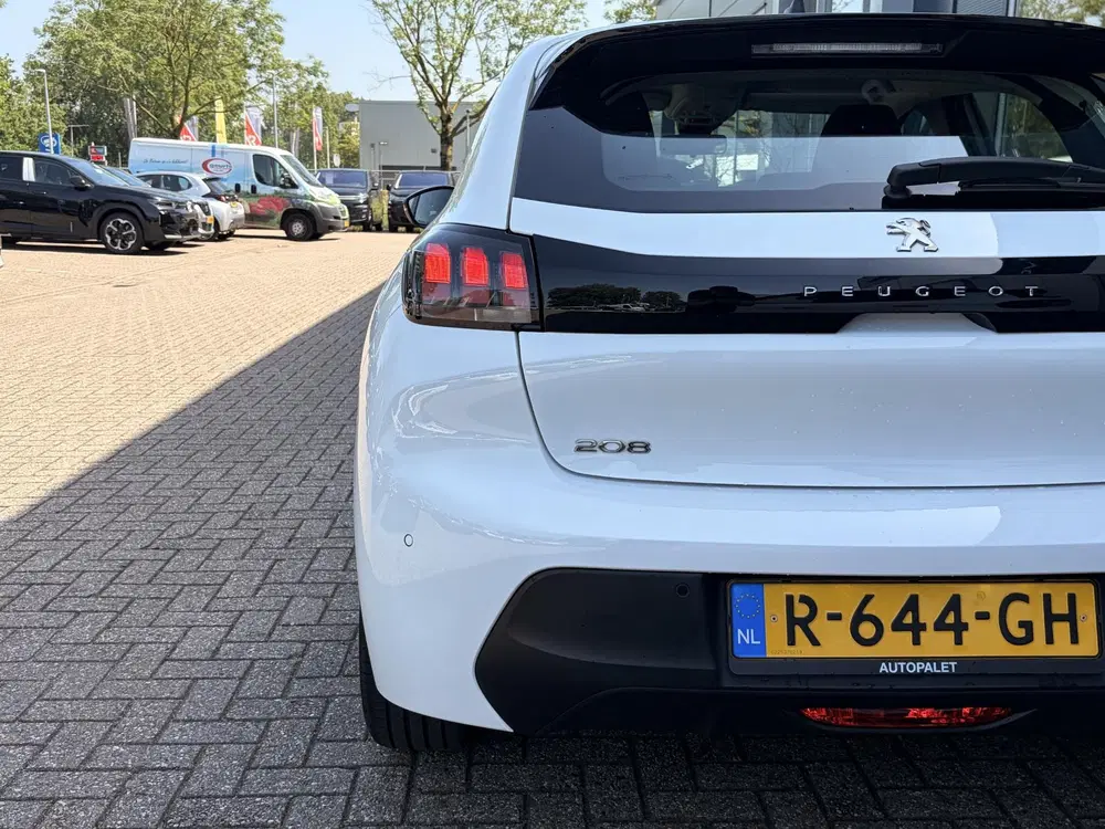 Peugeot 208 1.2 PureTech Active Pack uit 2022, foto 15